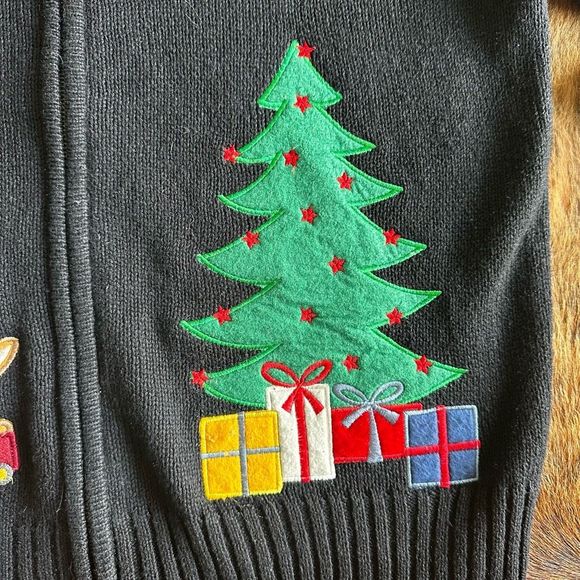 Field Gear Vintage Christmas Sweater - Picture 3 of 6